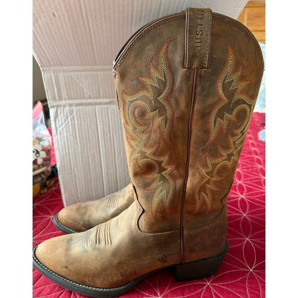 Justin Mens Brown DistressedLeather Western Cowboy Boots AlmondToe Oil Resistant